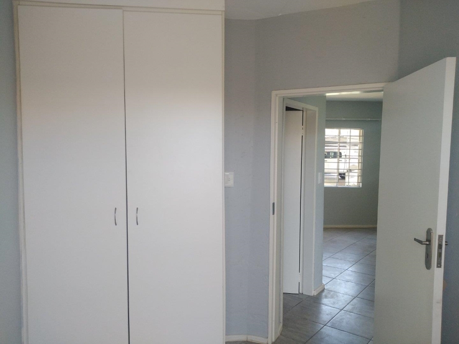 To Let 2 Bedroom Property for Rent in Van Der Hoff Park North West